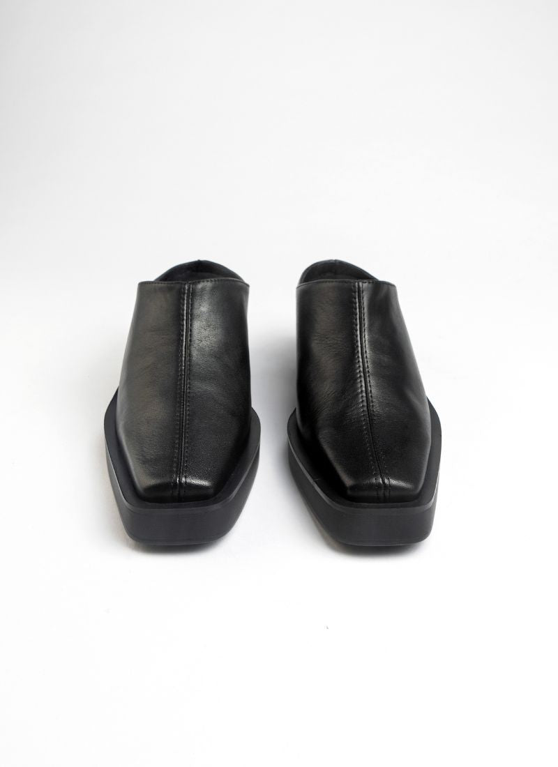 靴 Square toe leather studs mule Lucca Leather Square-Toe Mule | Banana Republic