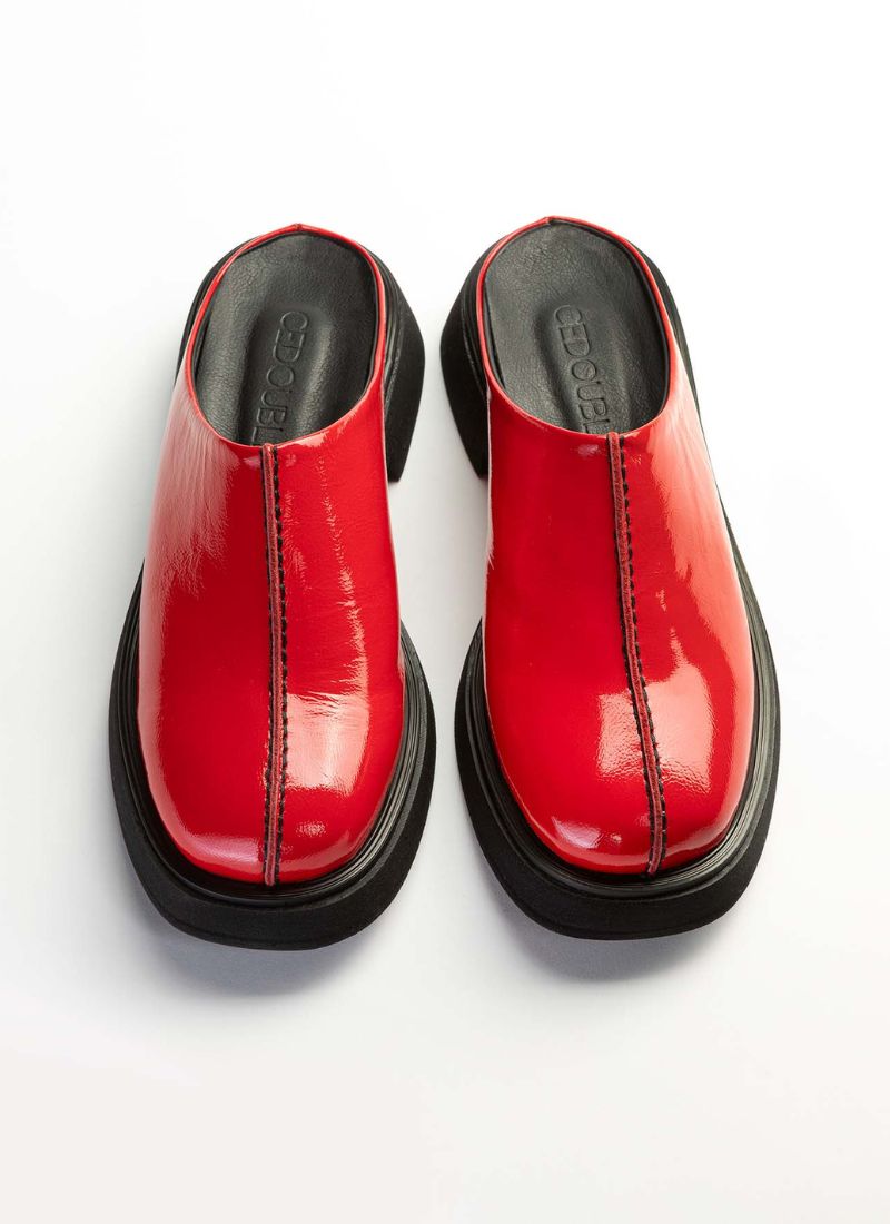 Sammy Seam Chili | Hot Red patent leather Clog | CEDOUBLÉ